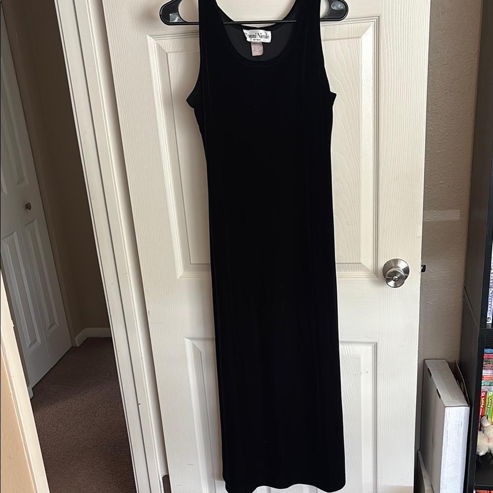 Elegant Black Sleeveless Maxi Dress